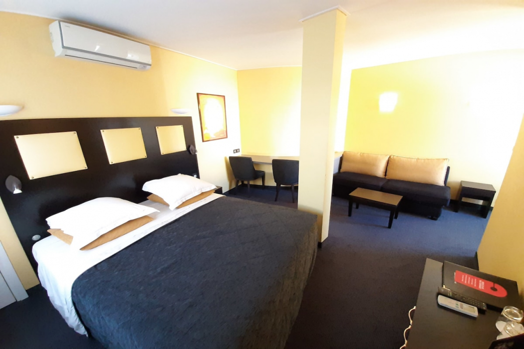 Hotel Le Suquet Cannes 8/18