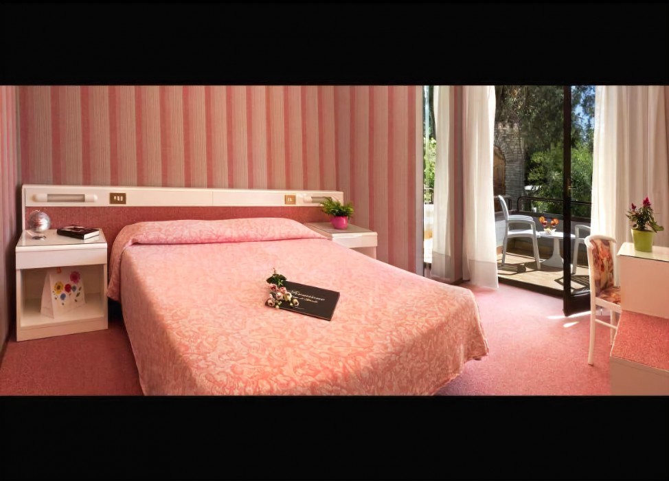 Hotel Desiree 20/67