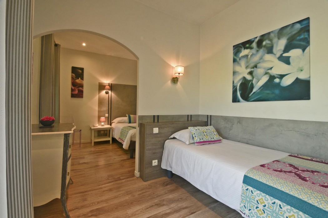 Golfe Hotel 16/74
