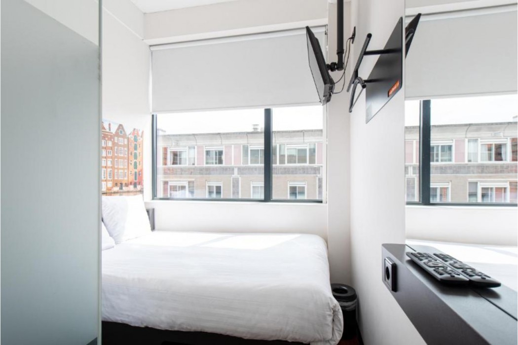 easyHotel Amsterdam City Centre 22/66