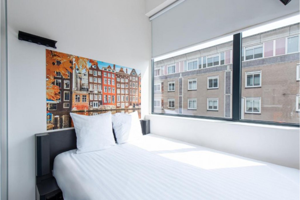 easyHotel Amsterdam City Centre 16/66