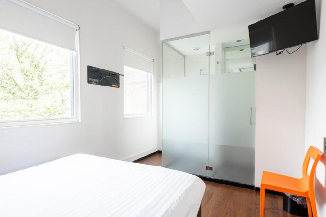 easyHotel Amsterdam City Centre 24/66