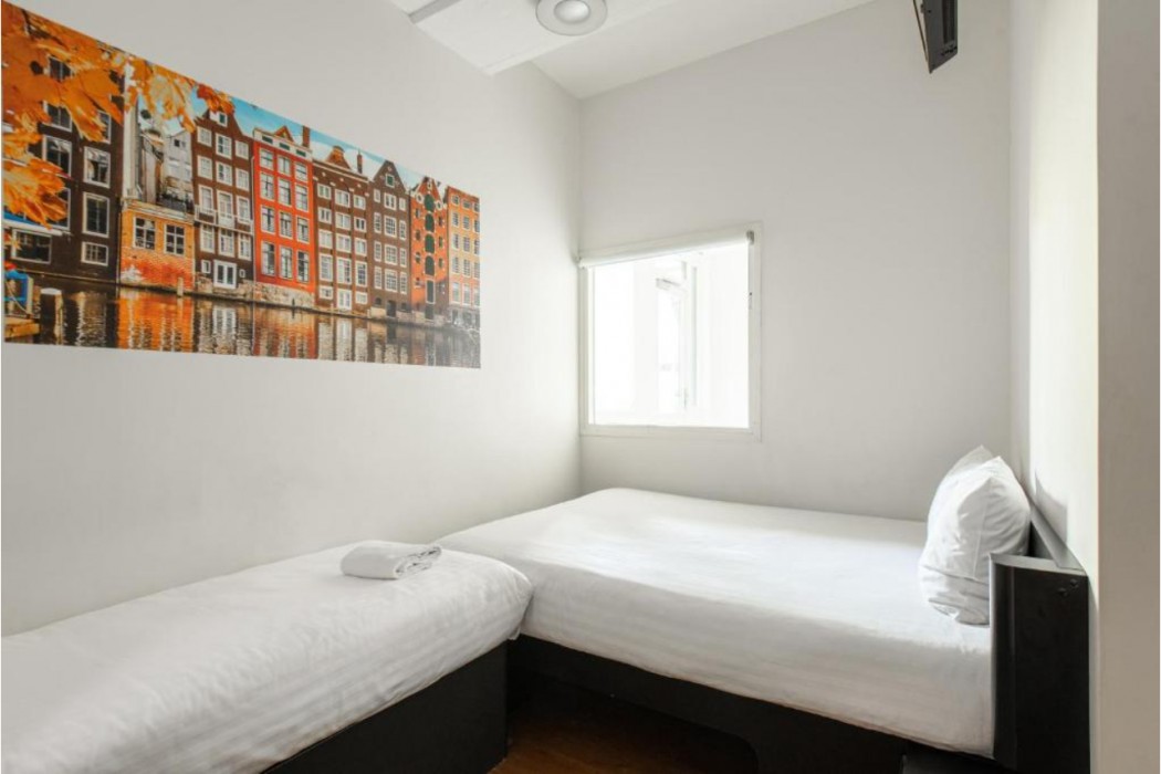 easyHotel Amsterdam City Centre 28/66
