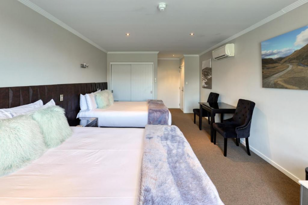 Lake Resort Central Otago 7/22