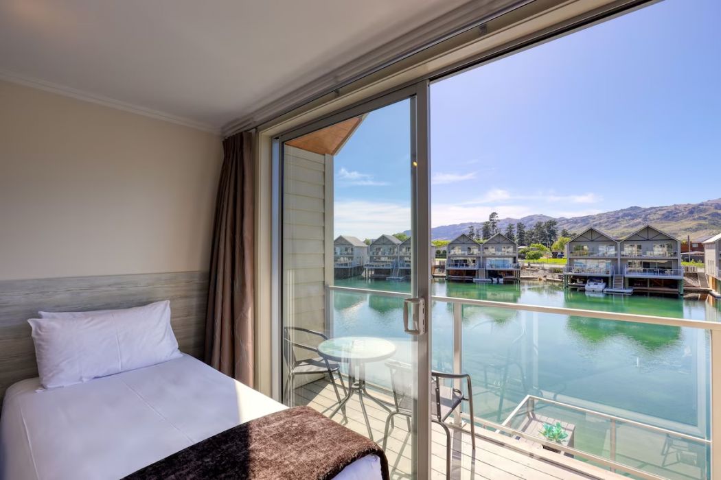 Lake Resort Central Otago 14/22