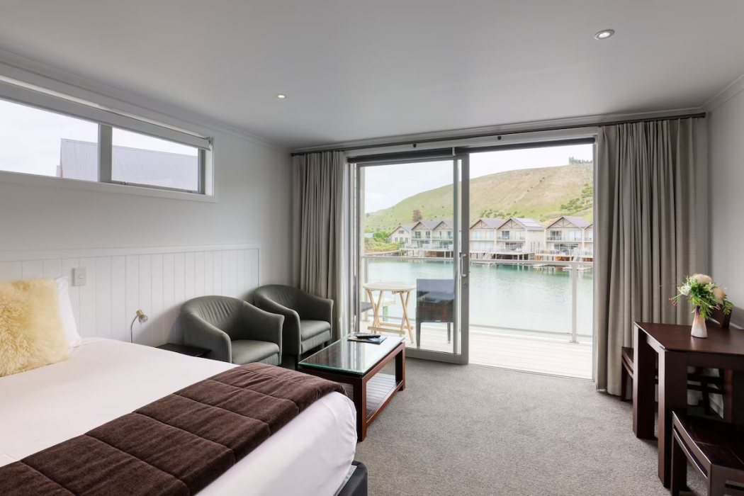 Lake Resort Central Otago 12/22