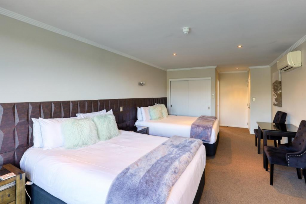 Lake Resort Central Otago 5/22