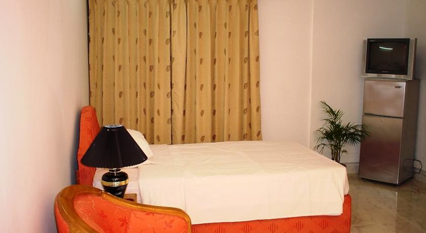 LAUREL HOTEL 6/37