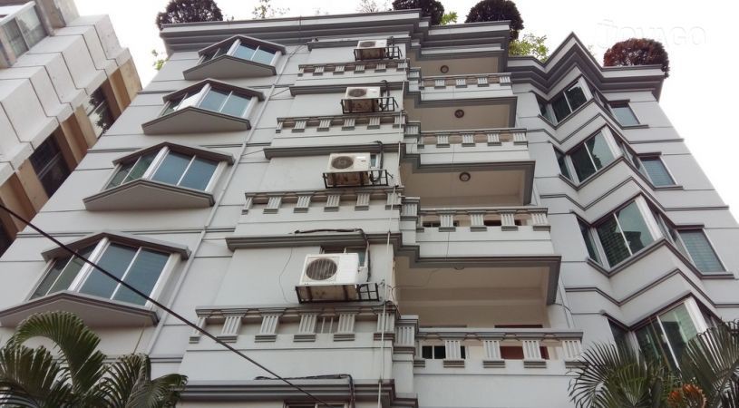 ローレル ホテル 写真1