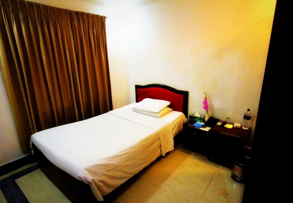 Sea Shell Hotel 12/40