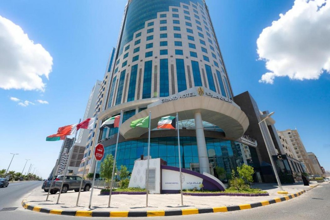 Kuwait Grand Hotel 2/64