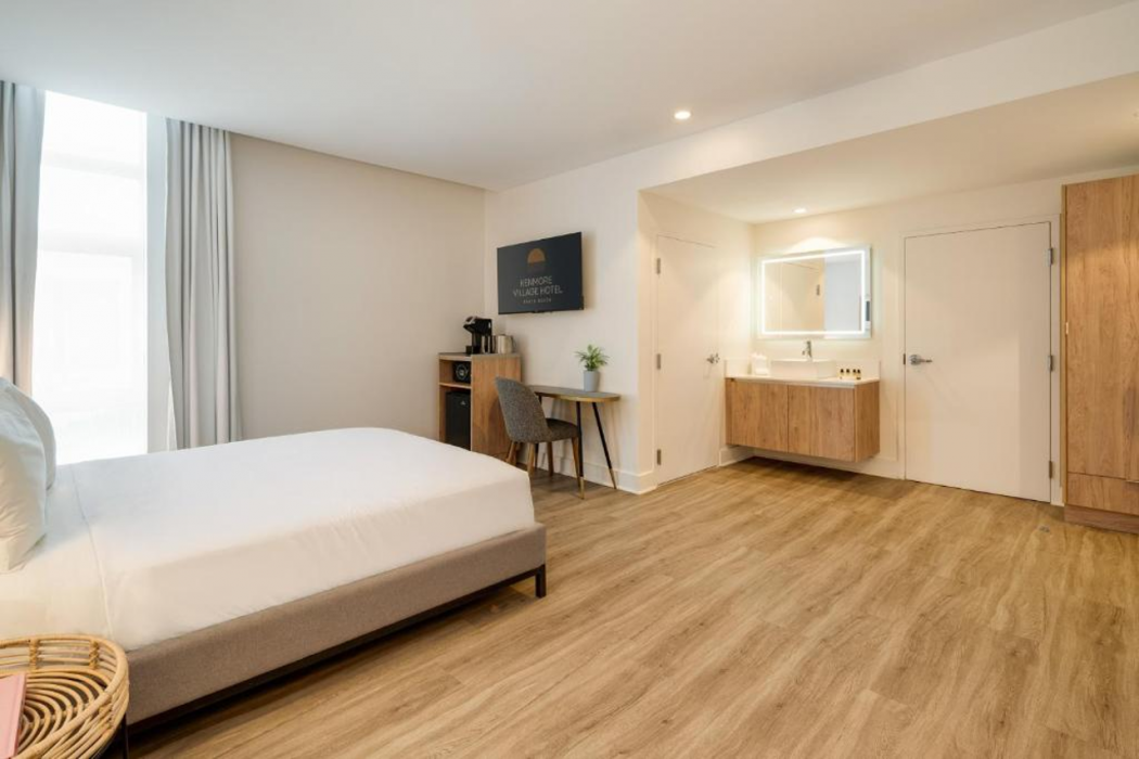 Kenmore Village Hotel, South Beach 13/43