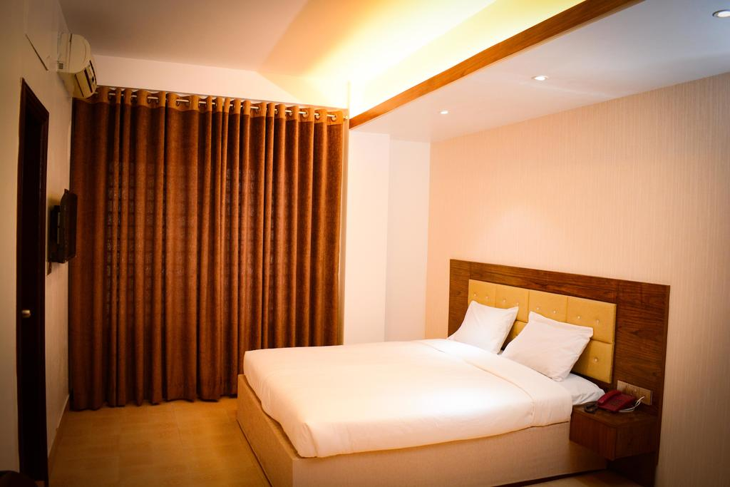 The Alina Hotel and Suites 11/29