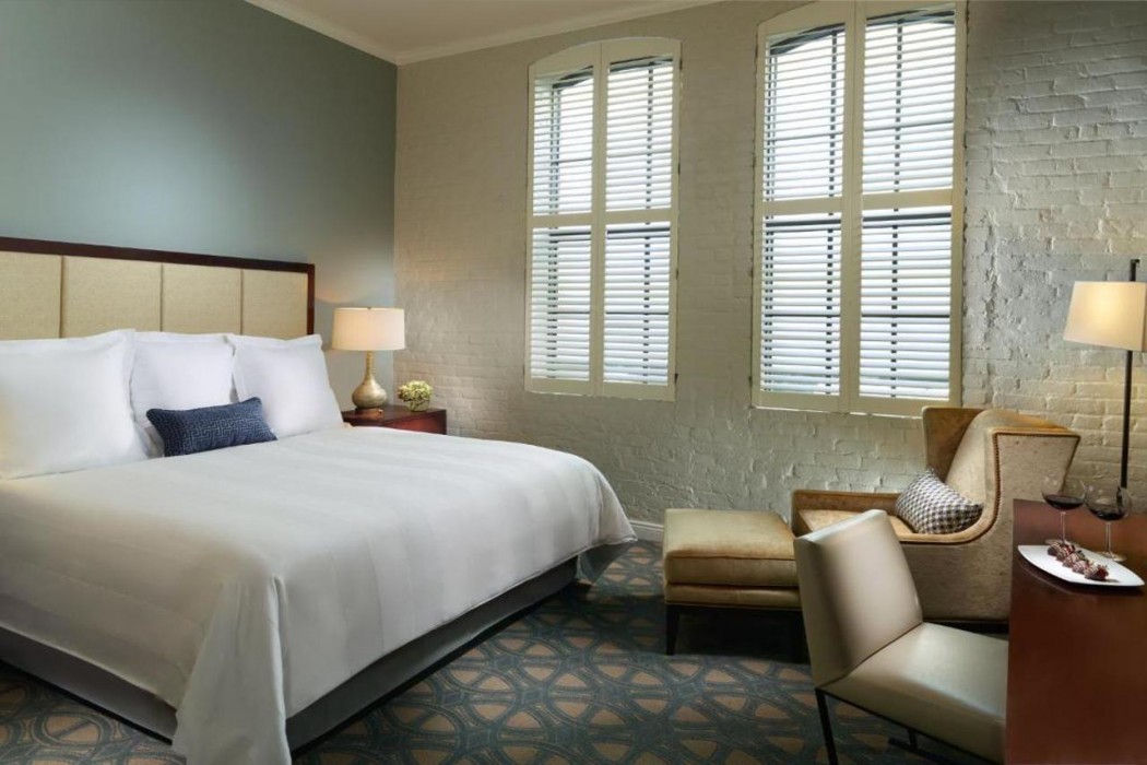 The Riverfront Hotel New Orleans 27/70