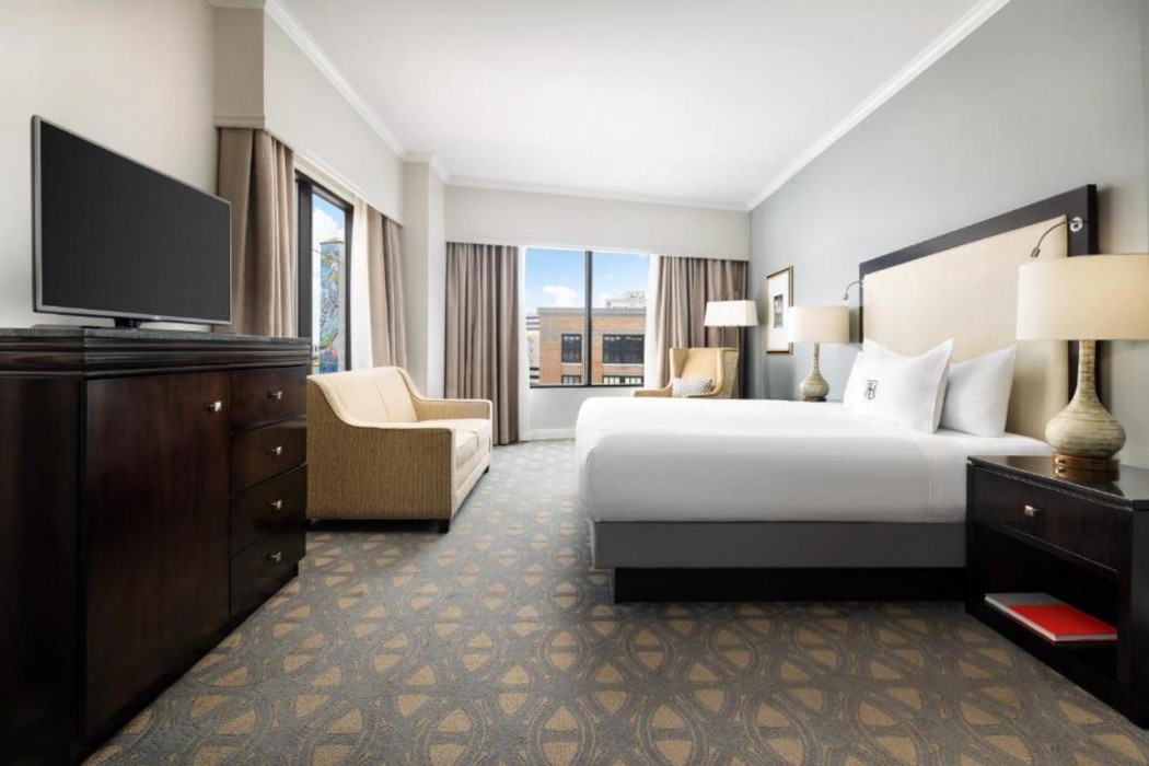 The Riverfront Hotel New Orleans 20/70
