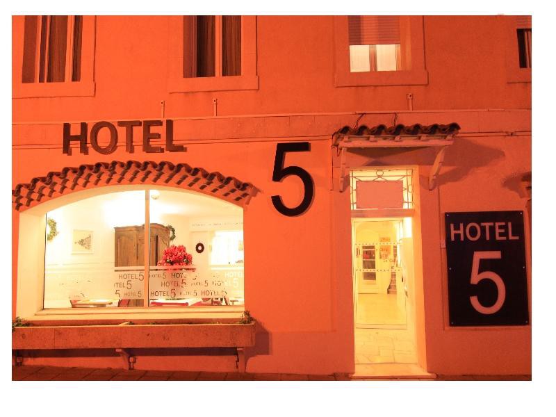P'TIT DEJ-HOTEL MARTIGUES LE 5 1/57