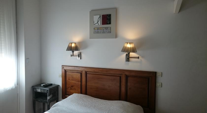 P'TIT DEJ-HOTEL MARTIGUES LE 5 6/57