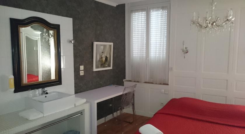 P'TIT DEJ-HOTEL MARTIGUES LE 5 7/57