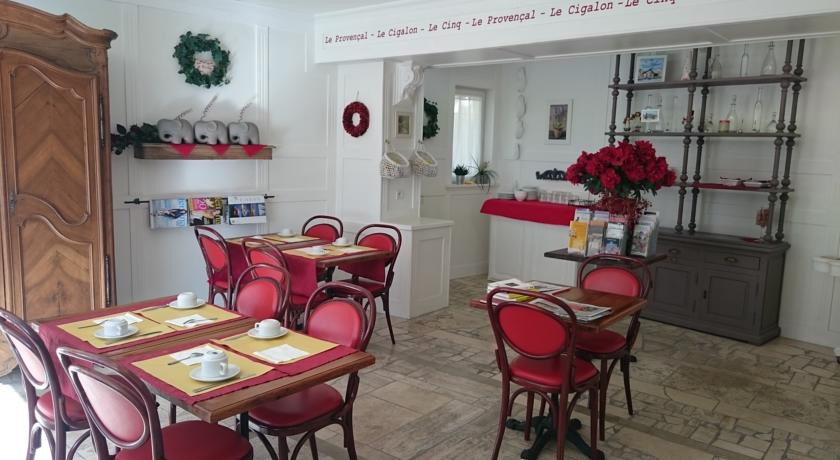 P'TIT DEJ-HOTEL MARTIGUES LE 5 18/57