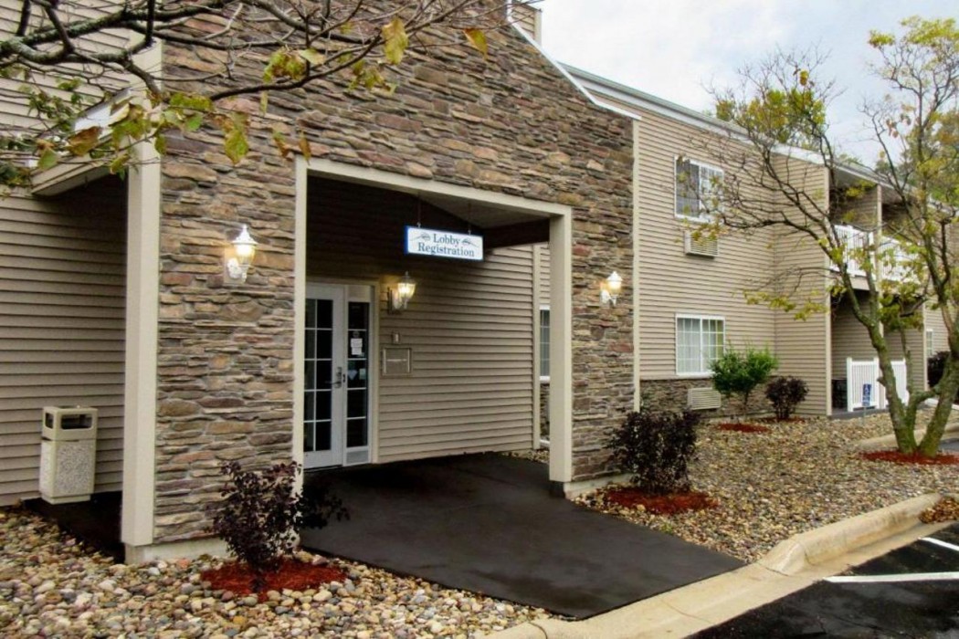 Quality Inn & Suites Red Wing, MN 1/16