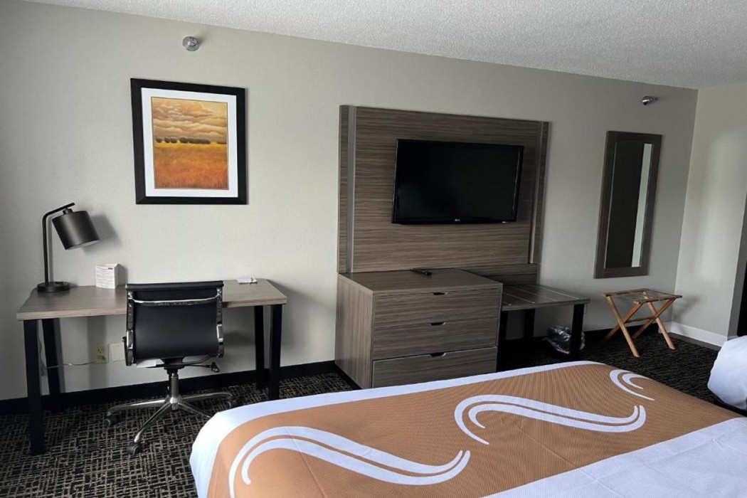 Quality Inn & Suites Red Wing, MN 5/16