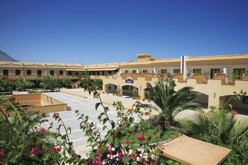 Hotel Dolcestate in CAMPOFELICE DI ROCCELLA