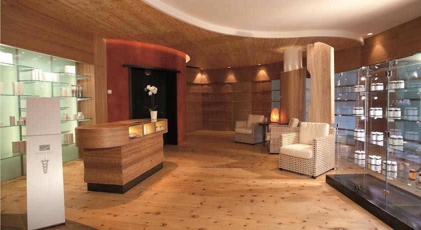 HOTEL ADLER BALANCE 4/30