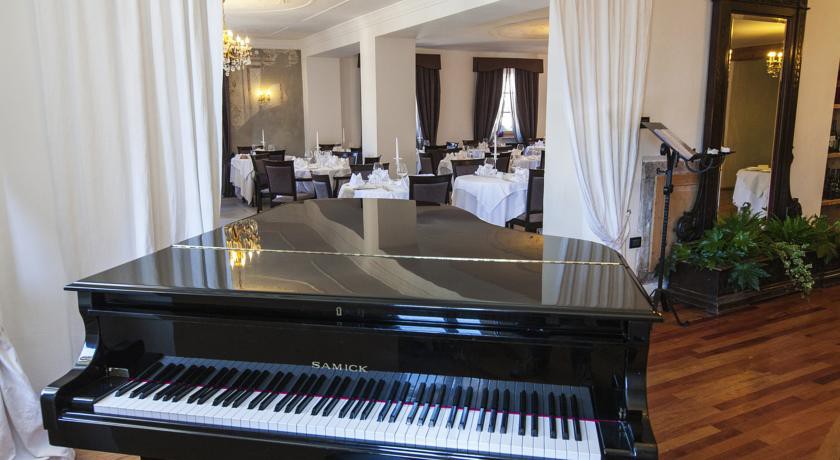ROMANTIC HOTEL EXCELSIOR 25/45