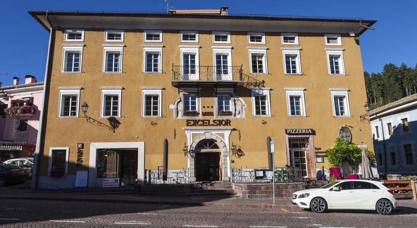 ROMANTIC HOTEL EXCELSIOR 2/45