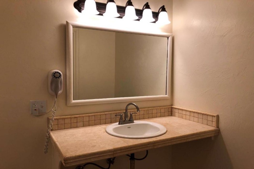 Best Western Country Lane Inn Juneau 10/60