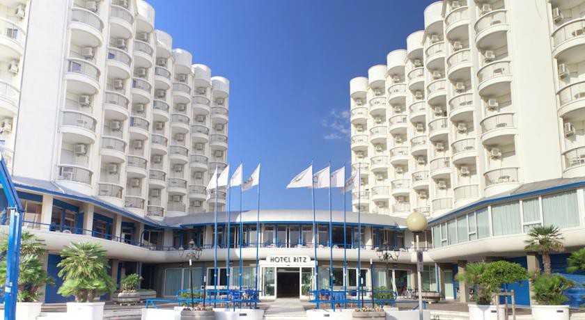 HOTEL RITZ 2/59