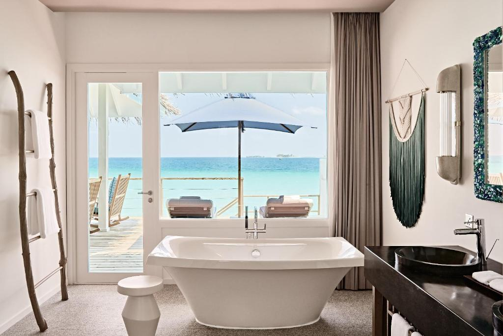 Finolhu a Seaside Collection Resort 14/48