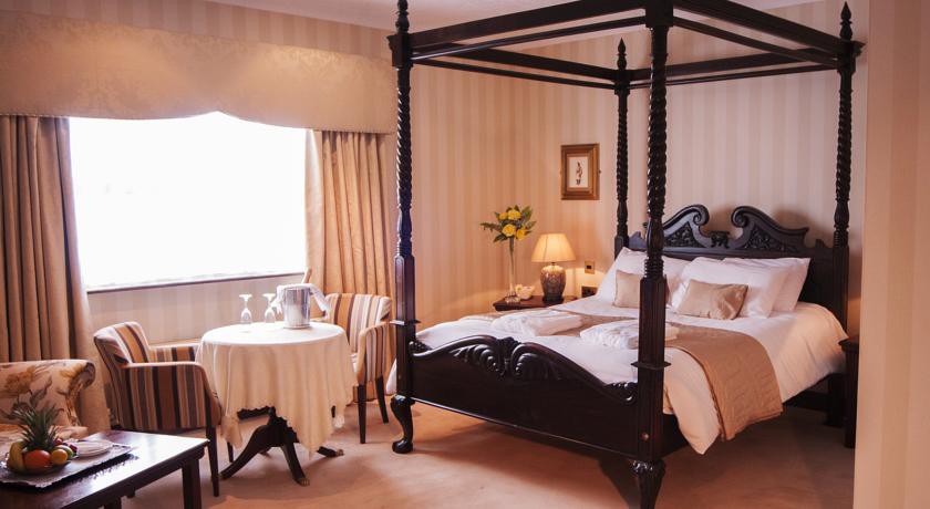 SEVEN OAKS HOTEL 8/46