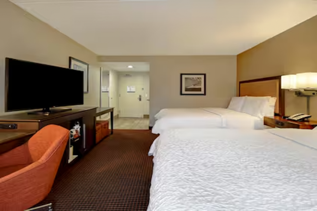 Hampton Inn NY-JFK 13/48