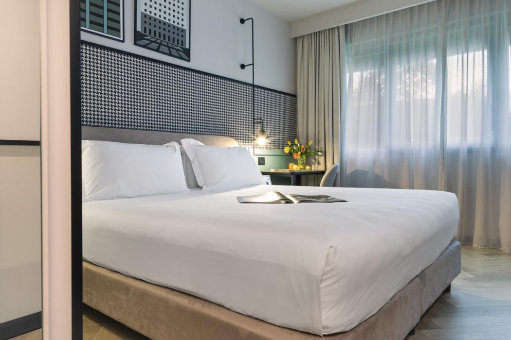 Living Place Hotel 63/105