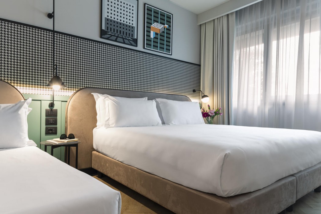 Living Place Hotel 12/105