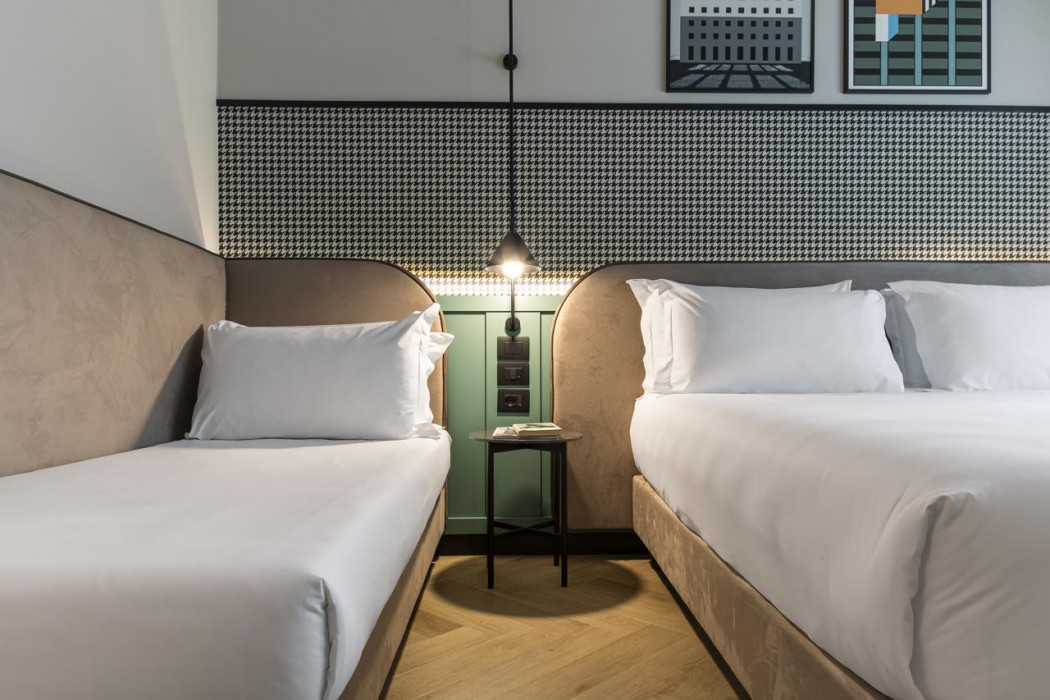 Living Place Hotel 18/105