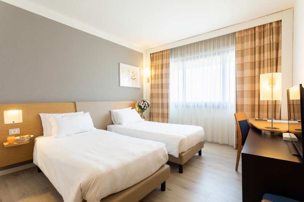 Living Place Hotel 20/105
