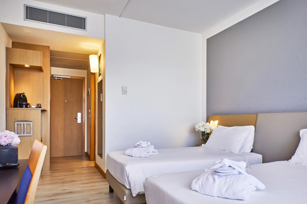 Living Place Hotel 43/105