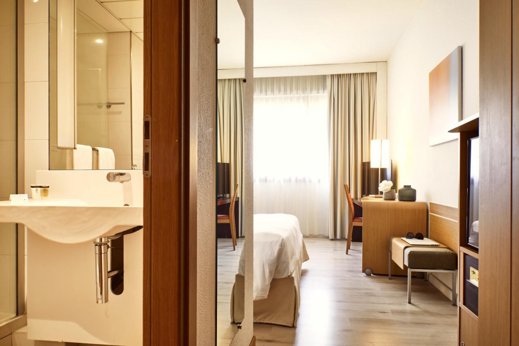 Living Place Hotel 52/105