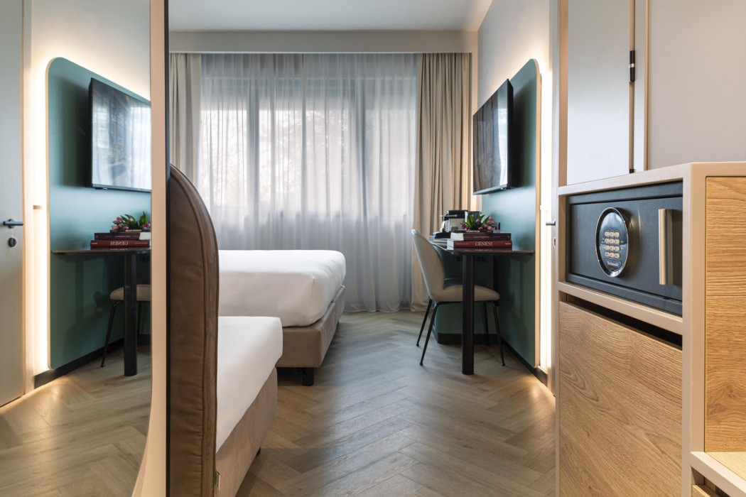 Living Place Hotel 7/105