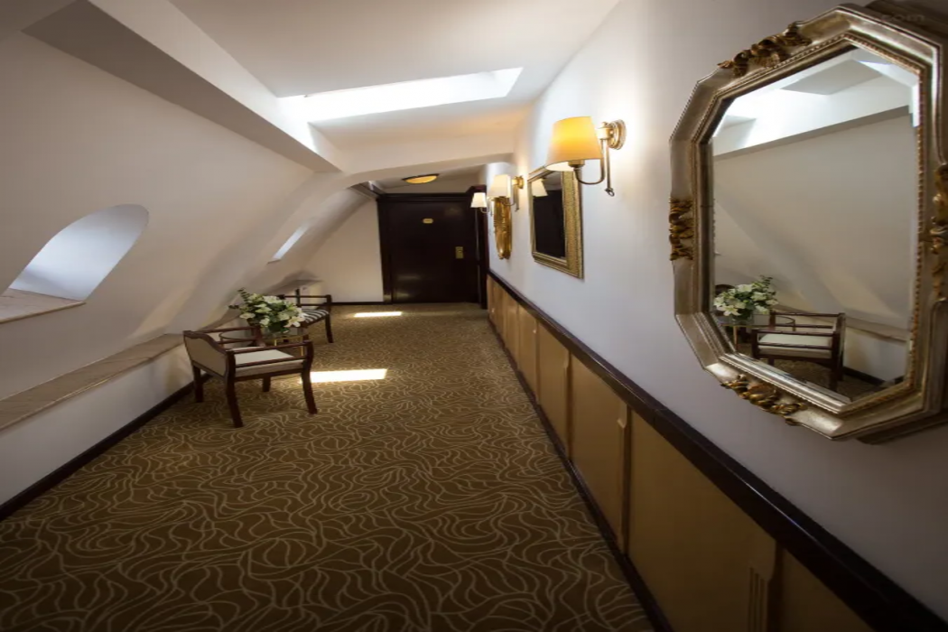 Zeus Essence Bucharest Venezia 31/64