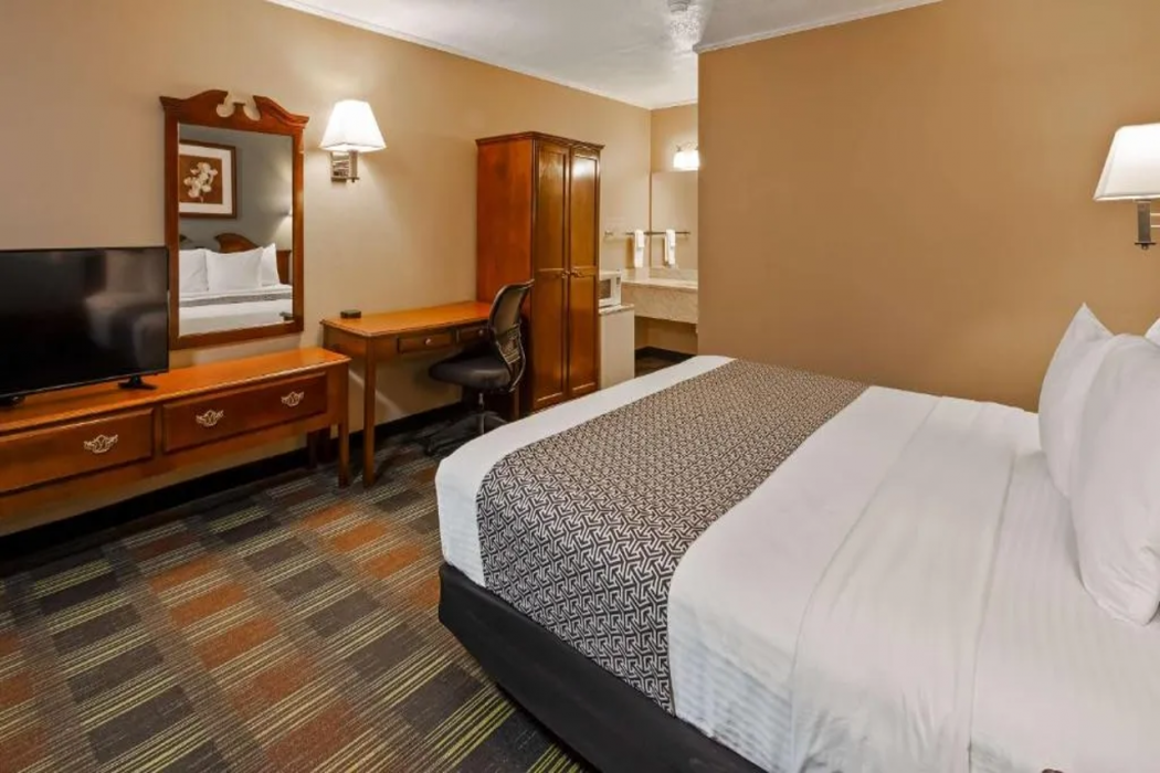 SureStay by Best Western Cameron 10/20