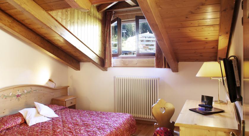 HOTEL CAMINETTO 17/67