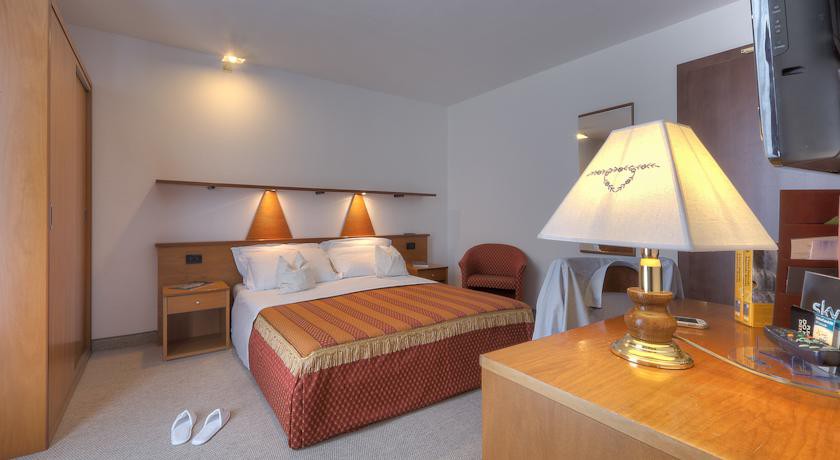 HOTEL CAMINETTO 15/67