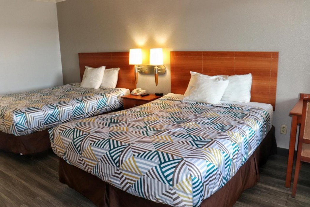 Motel6 Alvin, TX 10/52