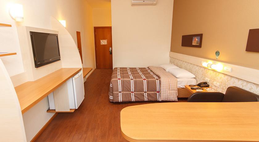 Hotel 10 Dourados 10/52