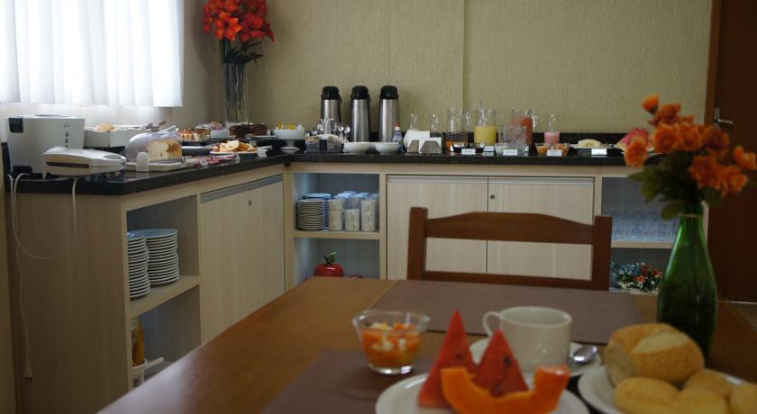 PINHEIROS HOTEL 33/57