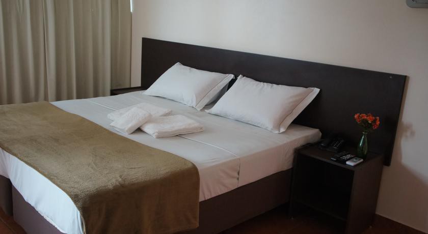 PINHEIROS HOTEL 20/57