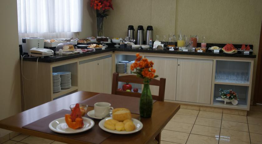 PINHEIROS HOTEL 34/57